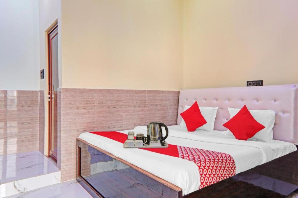 Лакхнау: Oyo 87705 Hotel Bdr Lawn