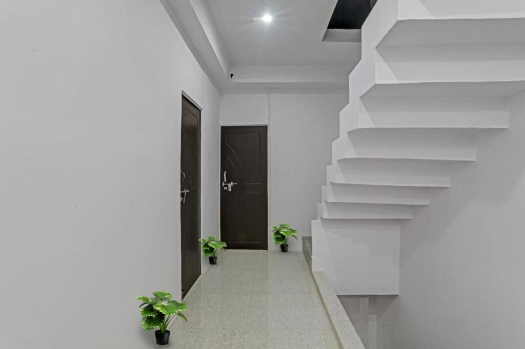 Лакхнау: Oyo Flagship 93456 Hotel Kps Inn