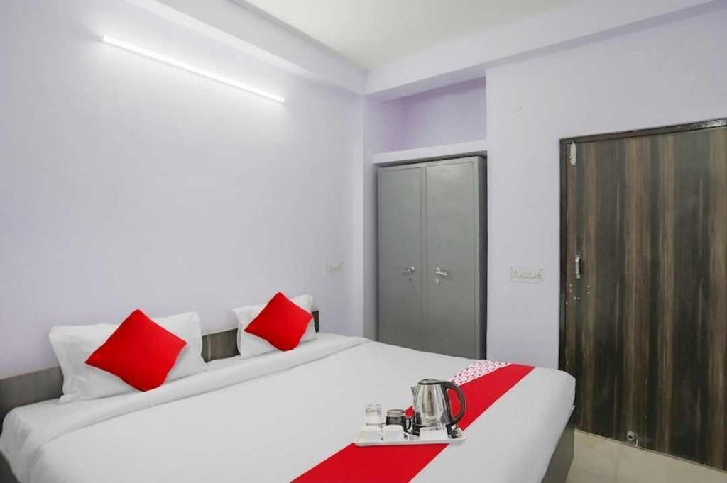 Oyo 93687 Hotel Galaxy Red Inn — фото 1