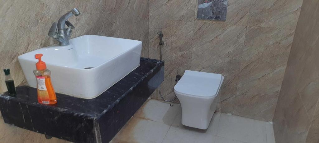 Матхура: Oyo 93409 Shyama Guest House