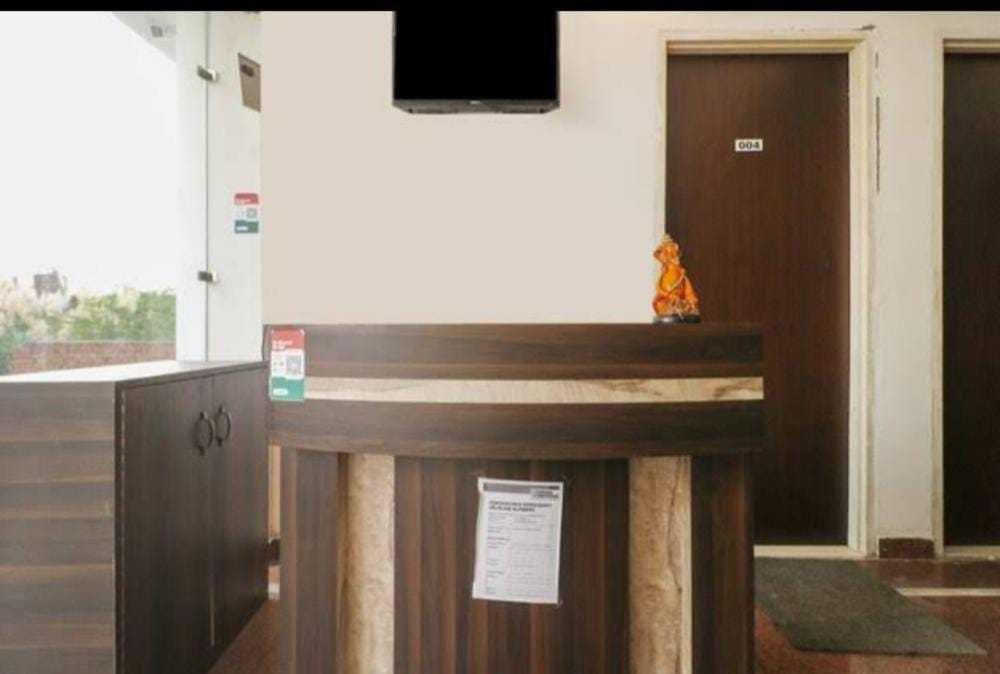 Большая Нойда: Oyo 93365 Hotel Ralex Inn