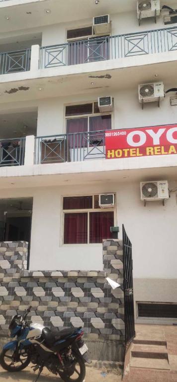 Большая Нойда: Oyo 93365 Hotel Ralex Inn