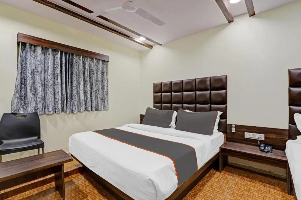 Сурат: Collection O 85802 Hotel Laxmi Kuber