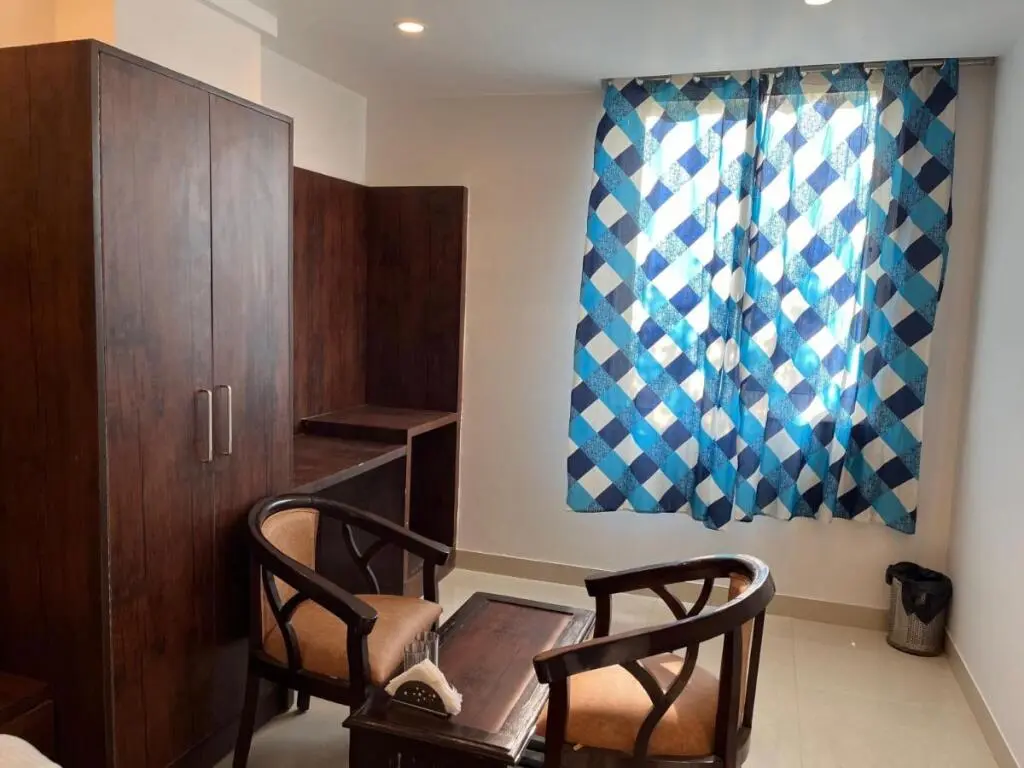 Нью-Дели: Collection O 92417 Hotel The Royal Tej Palace