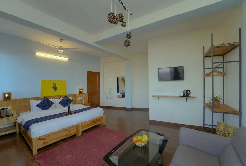 Бир: Chokling Art House