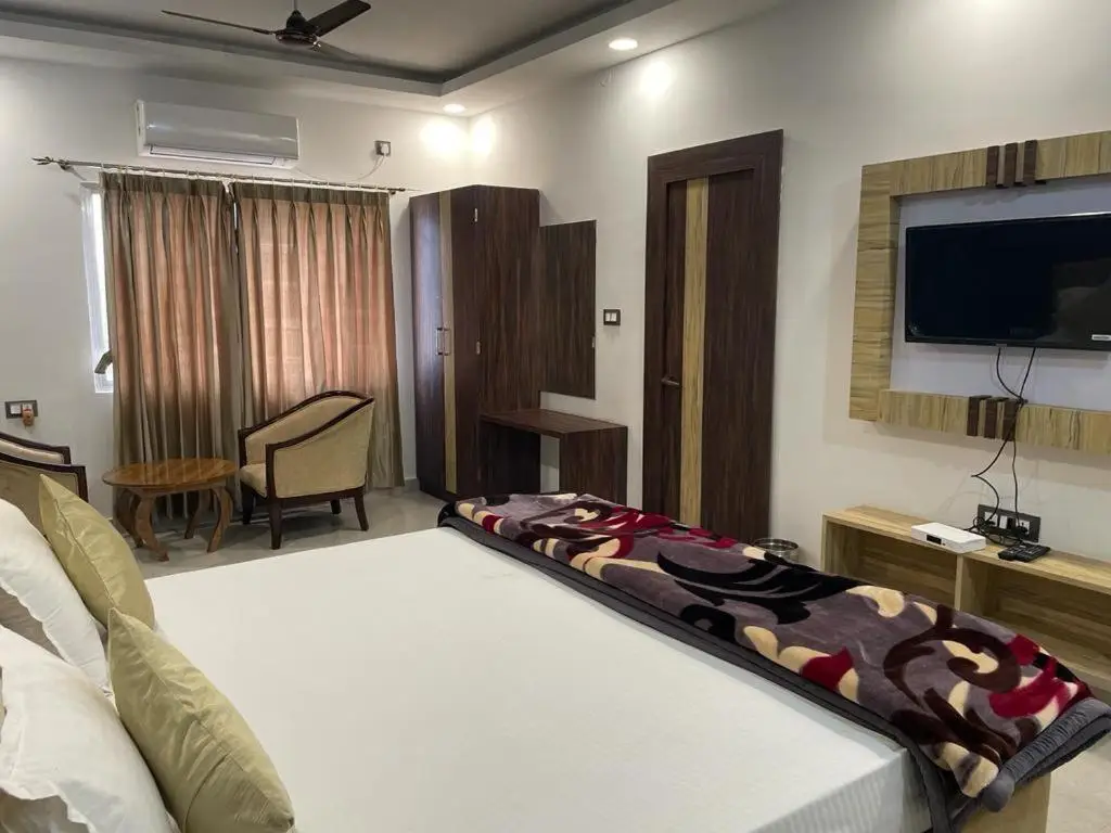 Hotel Shakti & Banquet By WB Inn — фото 1