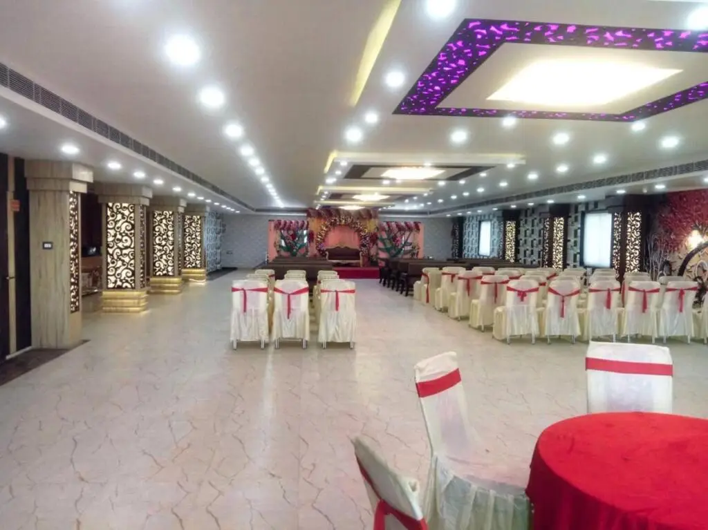 Бодх-Гая: Hotel Shakti & Banquet By WB Inn
