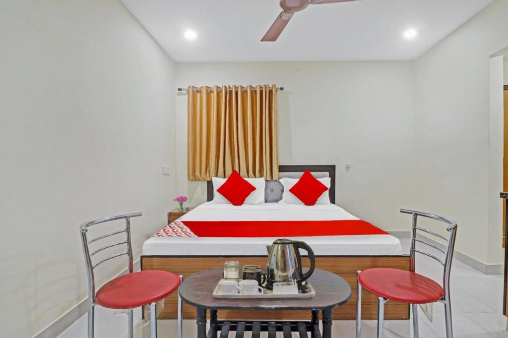 Хидерабад: Capital O 88257 Kamakshi Hotels