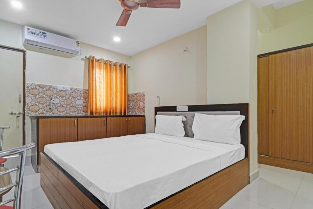Хидерабад: Capital O 88257 Kamakshi Hotels