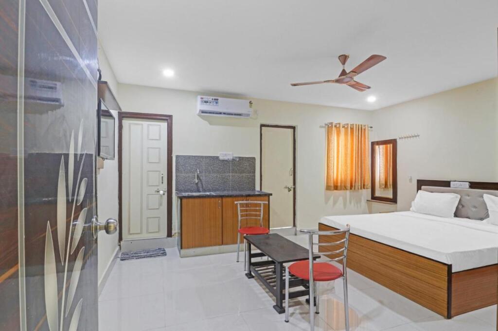 Хидерабад: Capital O 88257 Kamakshi Hotels