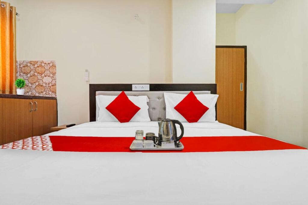 Хидерабад: Capital O 88257 Kamakshi Hotels
