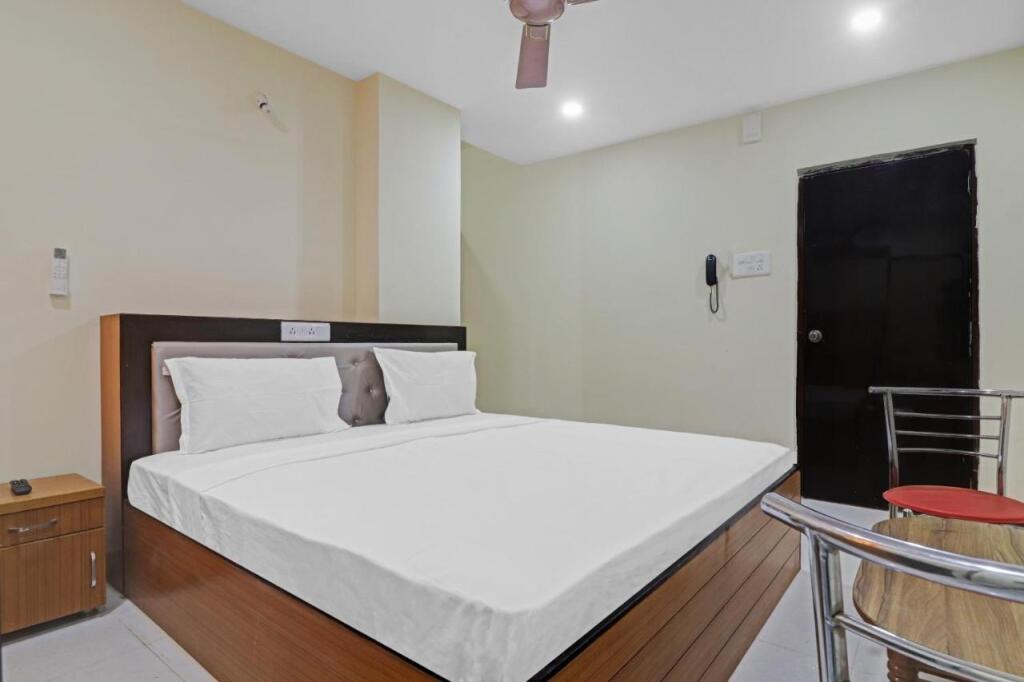Хидерабад: Capital O 88257 Kamakshi Hotels