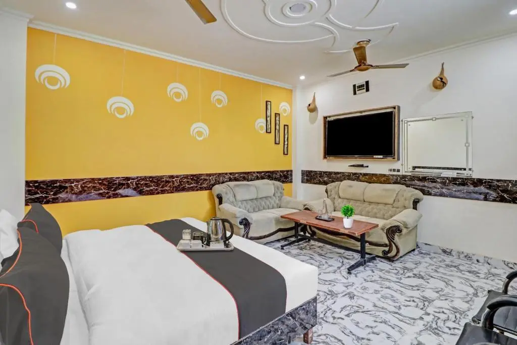 Нью-Дели: Capital O 89538 Hotel the Royal Orbit