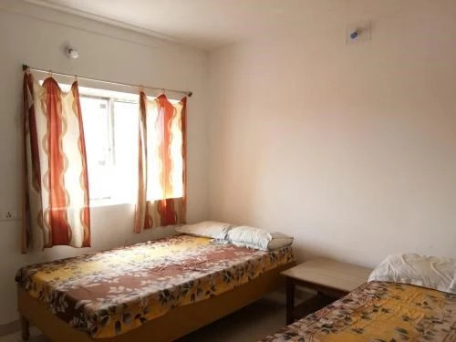 Бодх-Гая: Hotel Premashram Bodhgaya