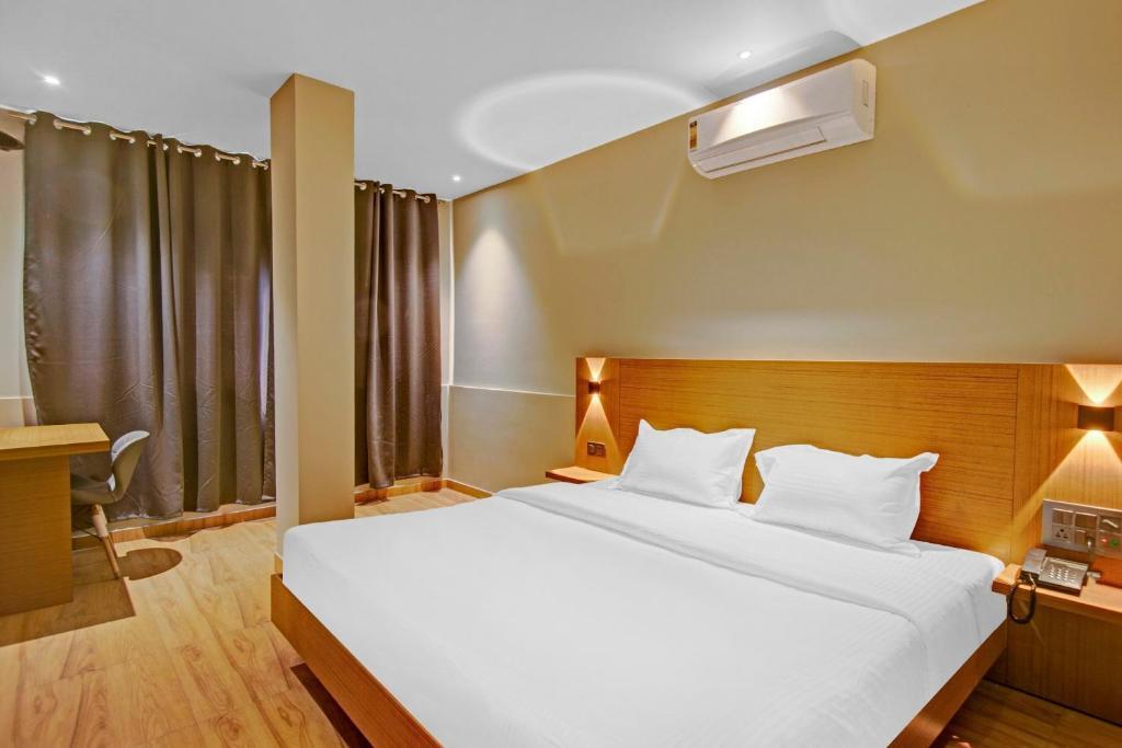 Гувахати: Capital O 86405 Penthouse