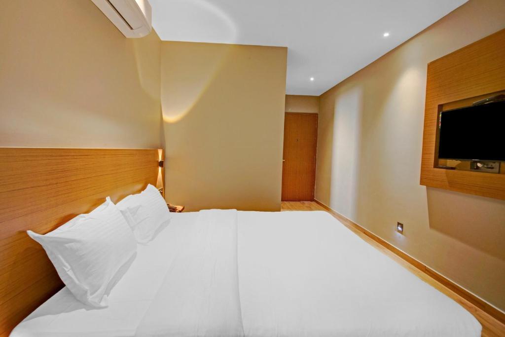 Гувахати: Capital O 86405 Penthouse