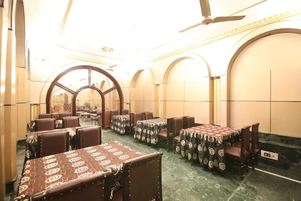 Шринагар: Capital O 37894 Hotel International