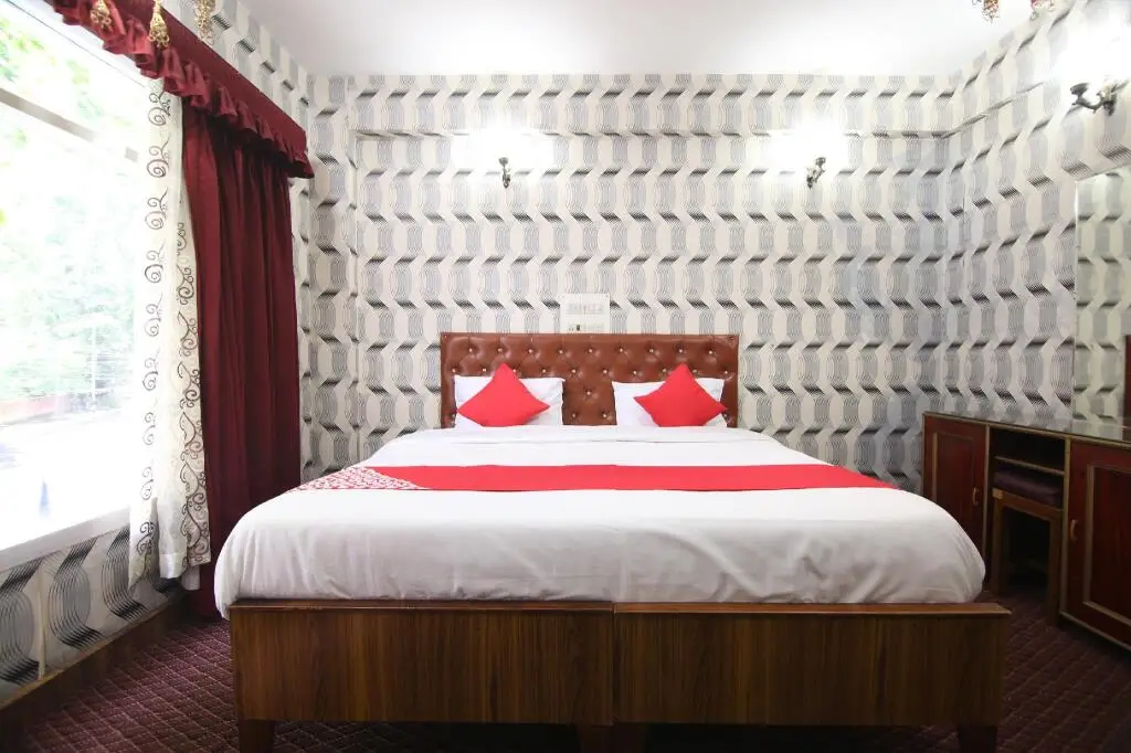 Шринагар: Capital O 37894 Hotel International