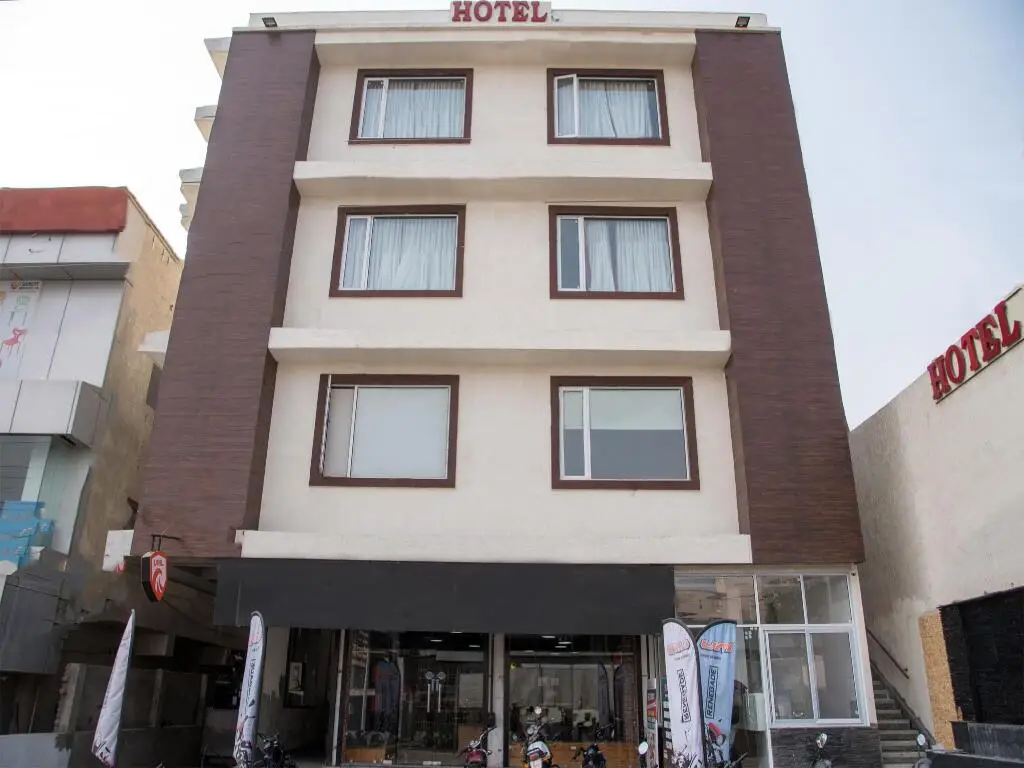 Удаипур: Capital O 10147 Hotel Icon