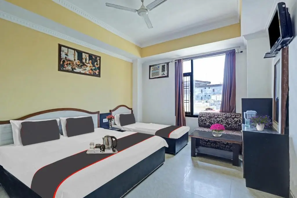 Катра: Capital O 90742 Hotel Vidya Residency