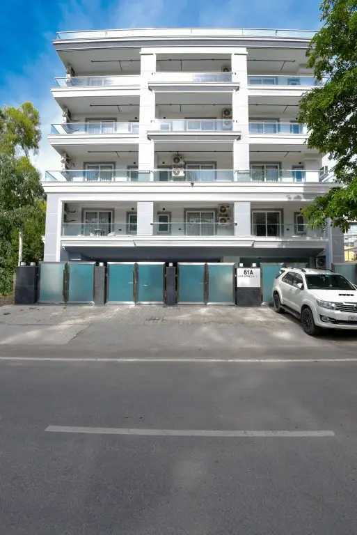 Bedchambers Service Apartment Near Golfcourse Road — фото 1