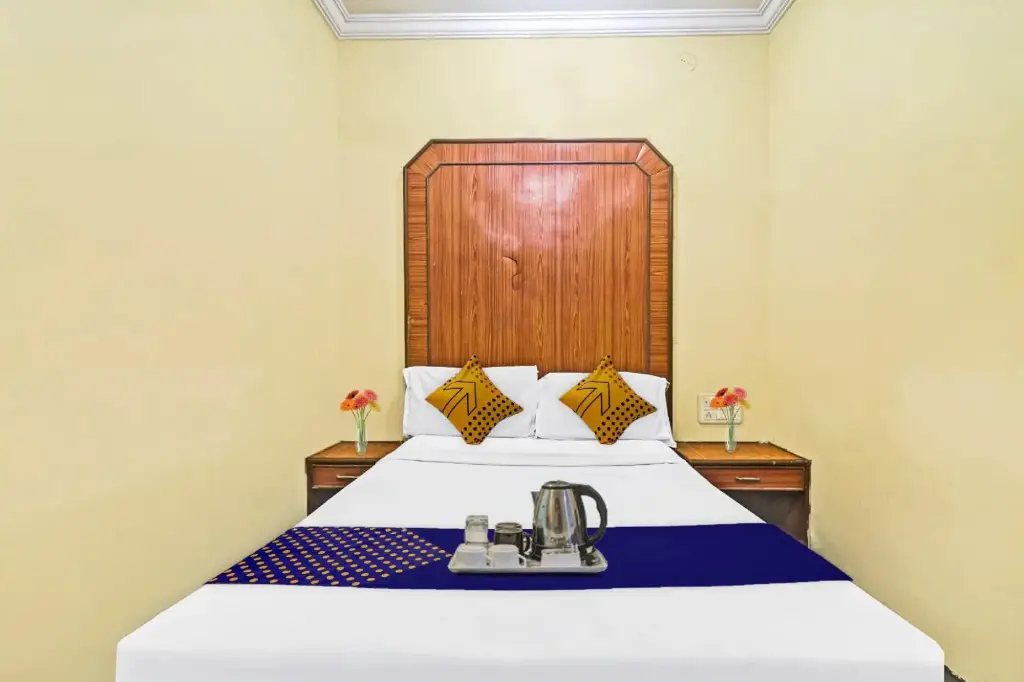 Хидерабад: OYO 91284 Ambica Lodge
