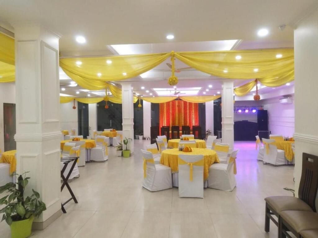 Гуруграм: Hotel Mavens Orange Gurgaon