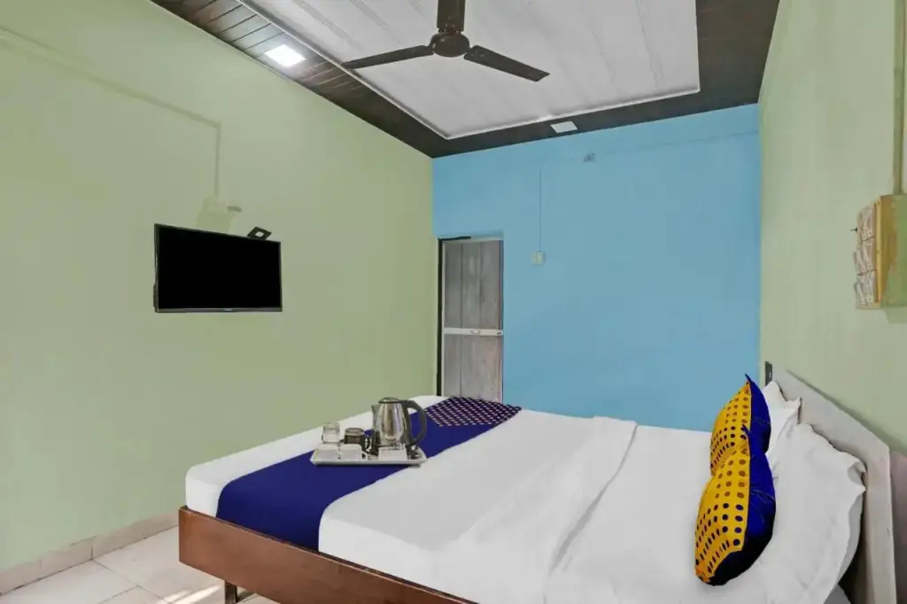 Тхане: SPOT ON 93323 Akash Lodge