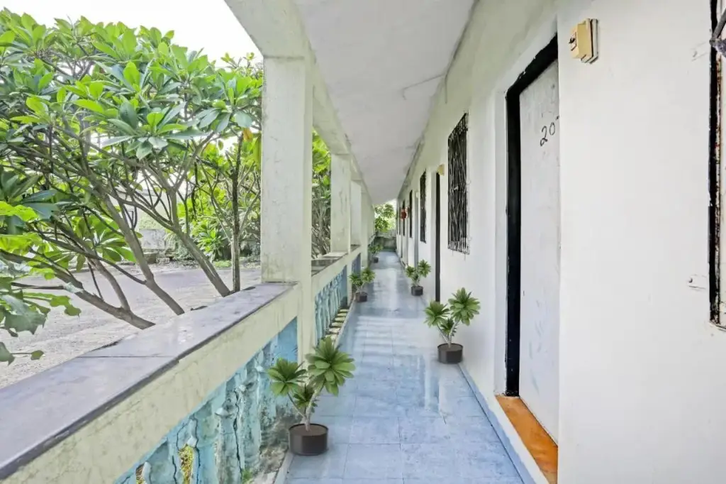 Тхане: SPOT ON 93323 Akash Lodge