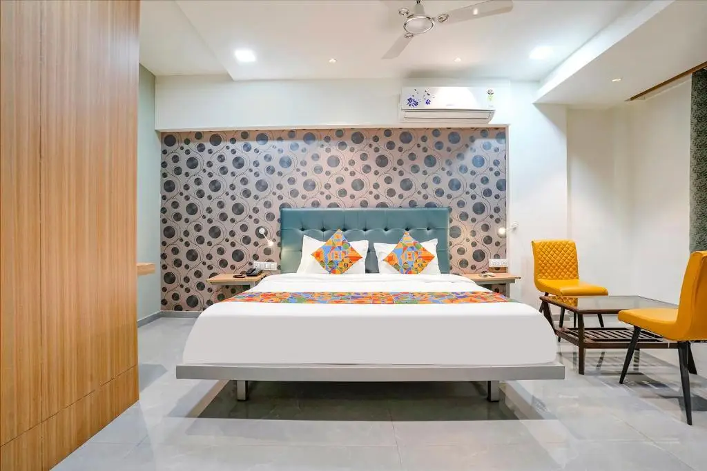 Тхане: Fabhotel Arc Palace