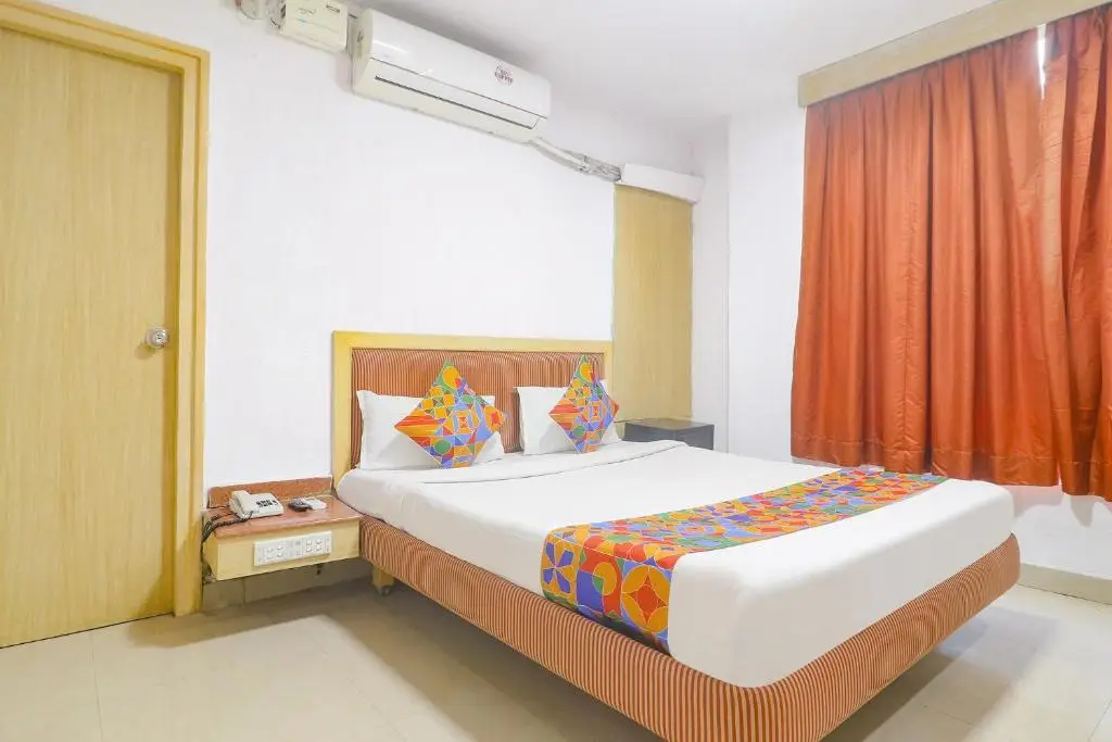 Хидерабад: Ssv Grand FabHotel