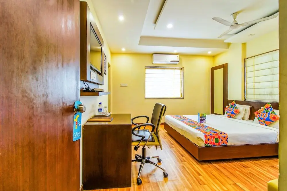 Нагпур: Loharkar Family Hotel L A Rooms