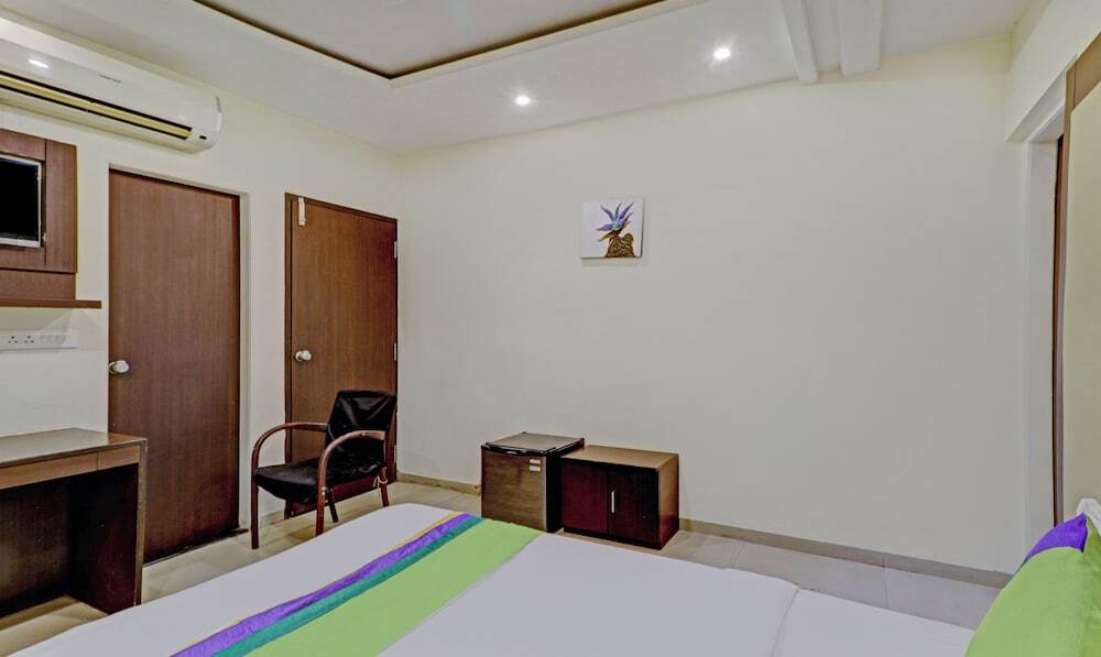 Нагпур: Loharkar Family Hotel L A Rooms