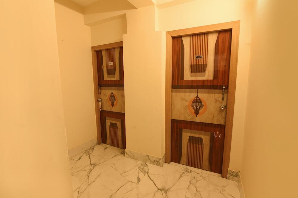 Колката: Fabhotel Ashraya Inn