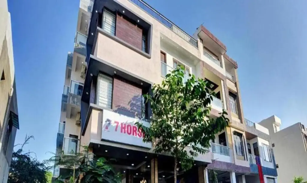 Fabhotel Homestay By 7 — фото 1