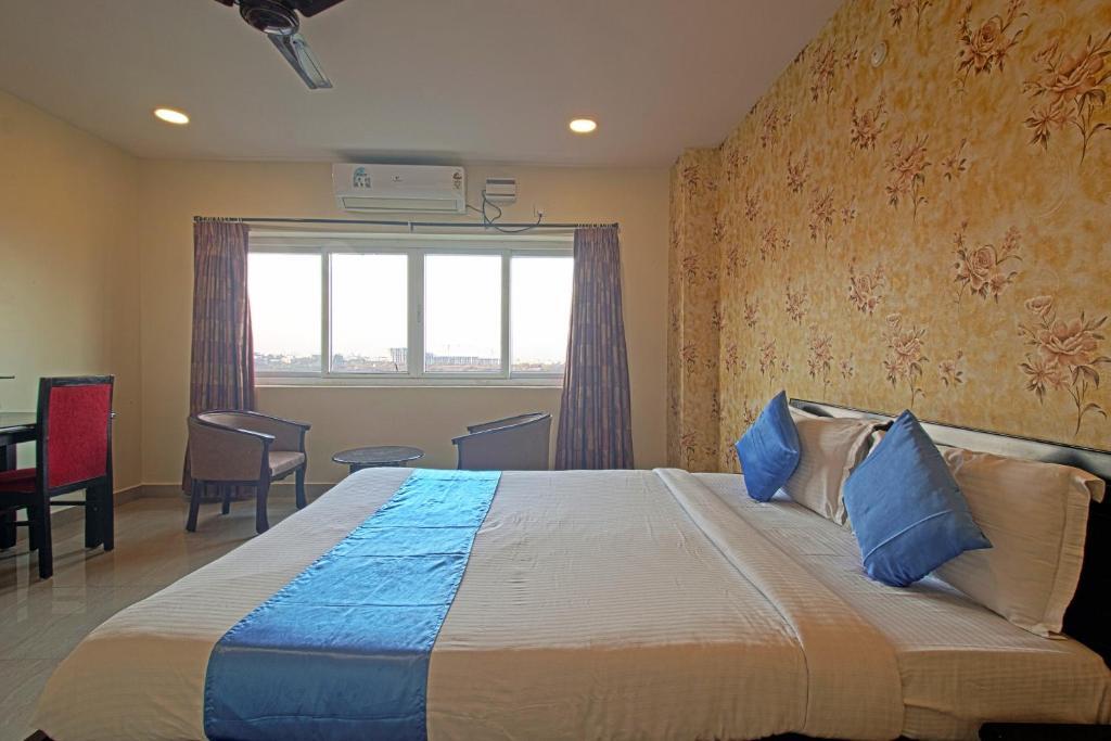 Хидерабад: Hotel NS Royal Emirates With 3Hr Early check in
