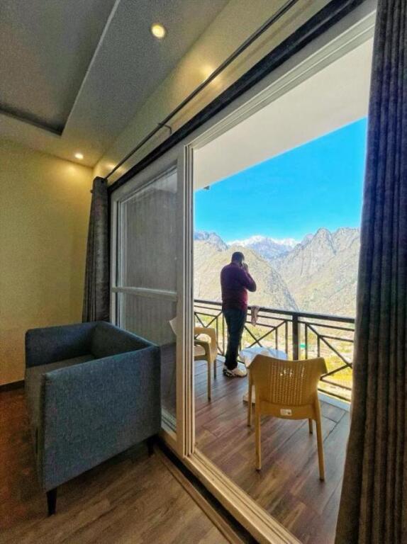 Чамоли: Tathastu Maitri Ski Resort & Hotel, Joshimath