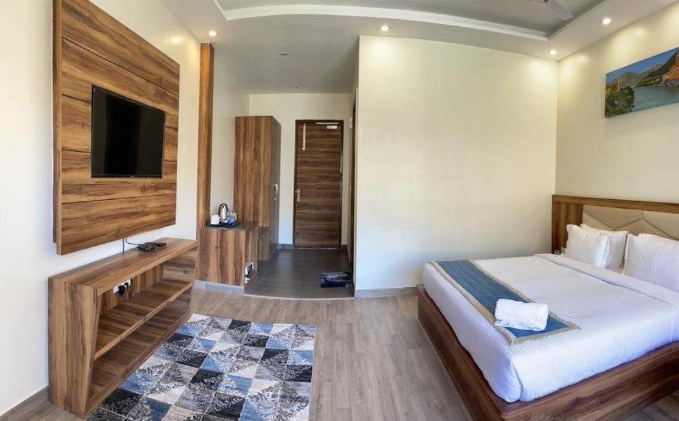 Чамоли: Tathastu Maitri Ski Resort & Hotel, Joshimath