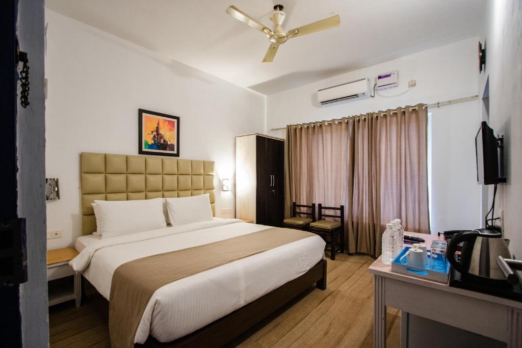 Морджим: Hibis Hotels and Resorts