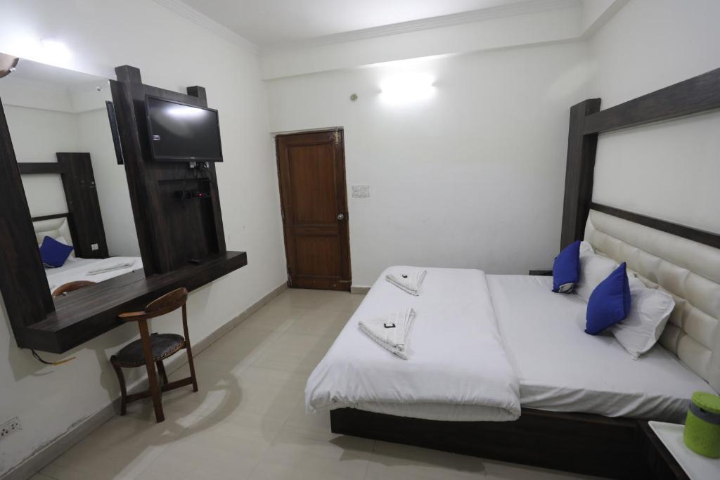 Катра: Hotel Neelkanth Katra Managed By Mahadev Hotel and Resorts