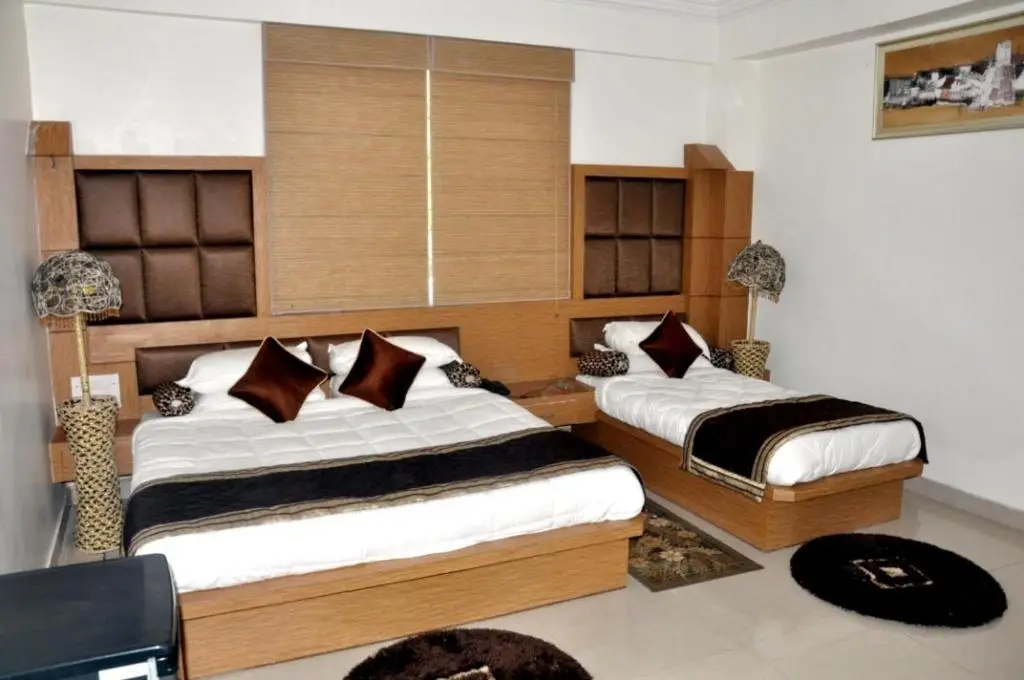 Катра: Hotel Mount View International