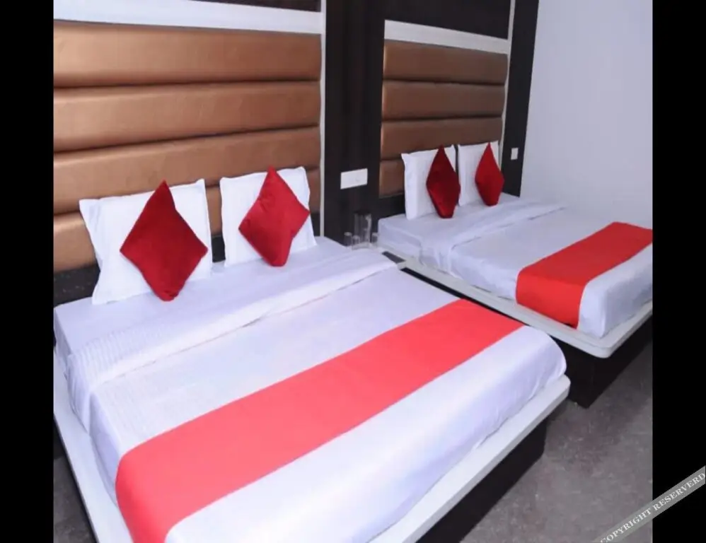 Катра: Hotel lords Paradise