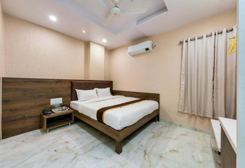 Колхапур: Hotel Athitya Satkar