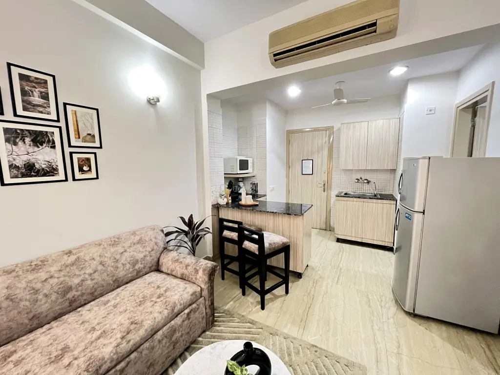 Гуруграм: Bedchambers Luxurious 1Bhk Serviced Apartment