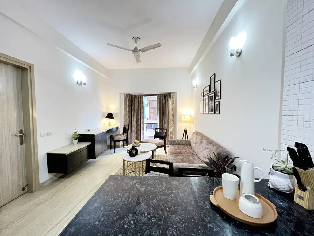 Гуруграм: Bedchambers Luxurious 1Bhk Serviced Apartment