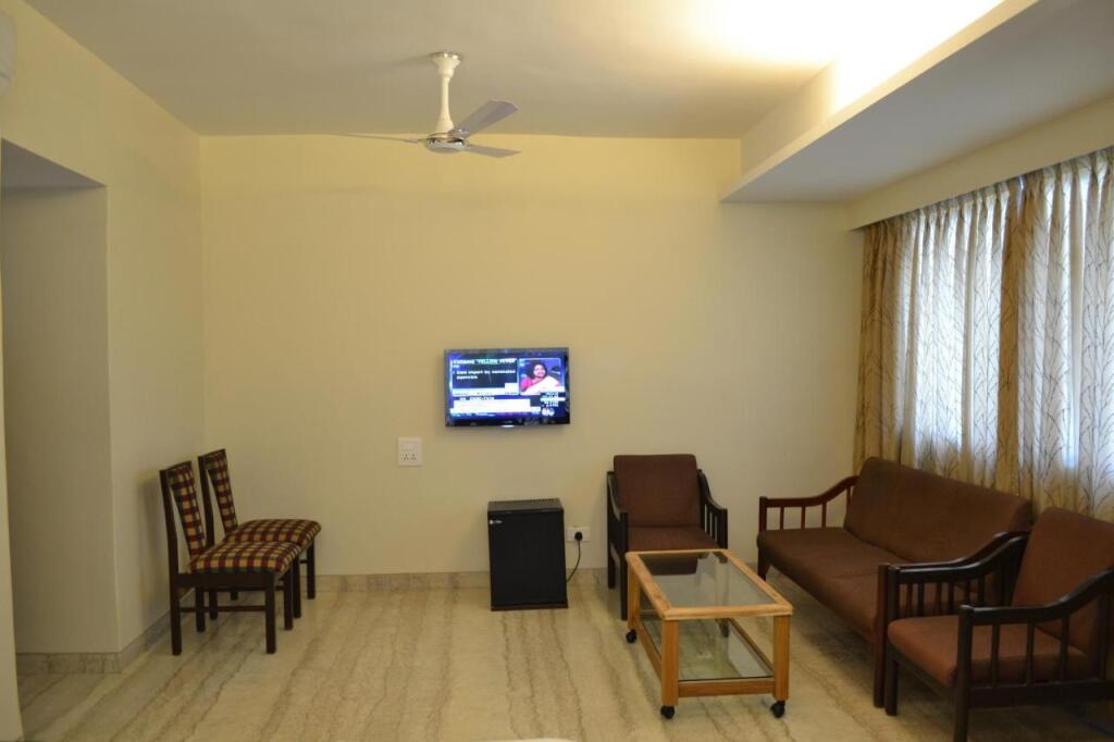 Колхапур: Hotel Elegant Grand