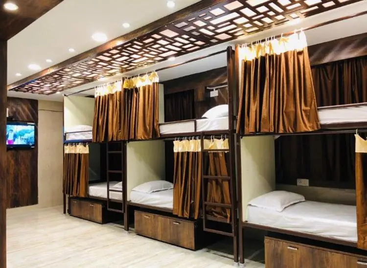 Колката: Hotel Orchid Inn (male only)