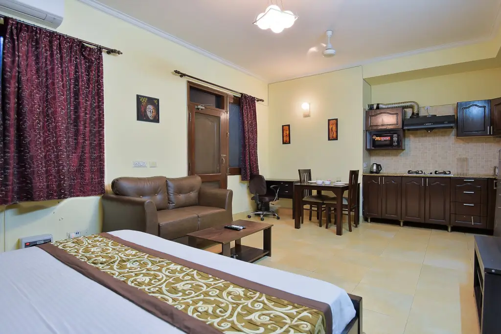 Гуруграм: Private Studio Apartment In Sushant Lok Gurgaon