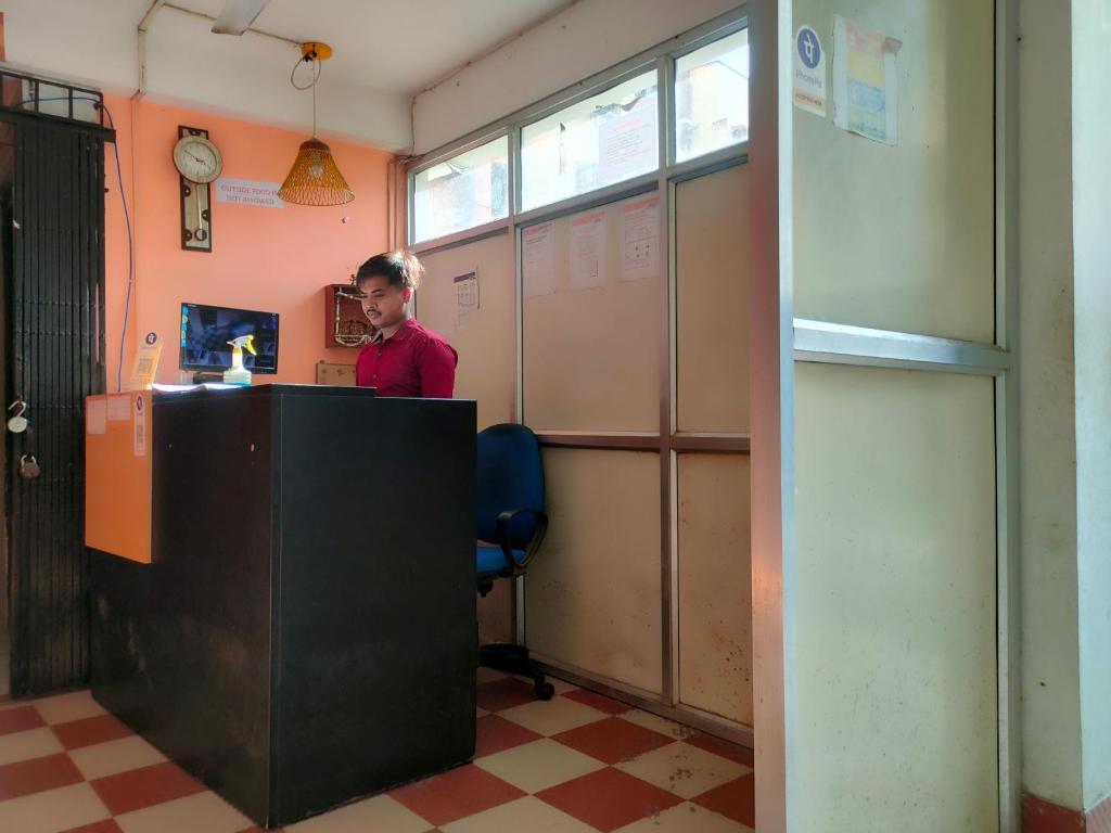 Колката: STAYMAKER Mishika Guest House