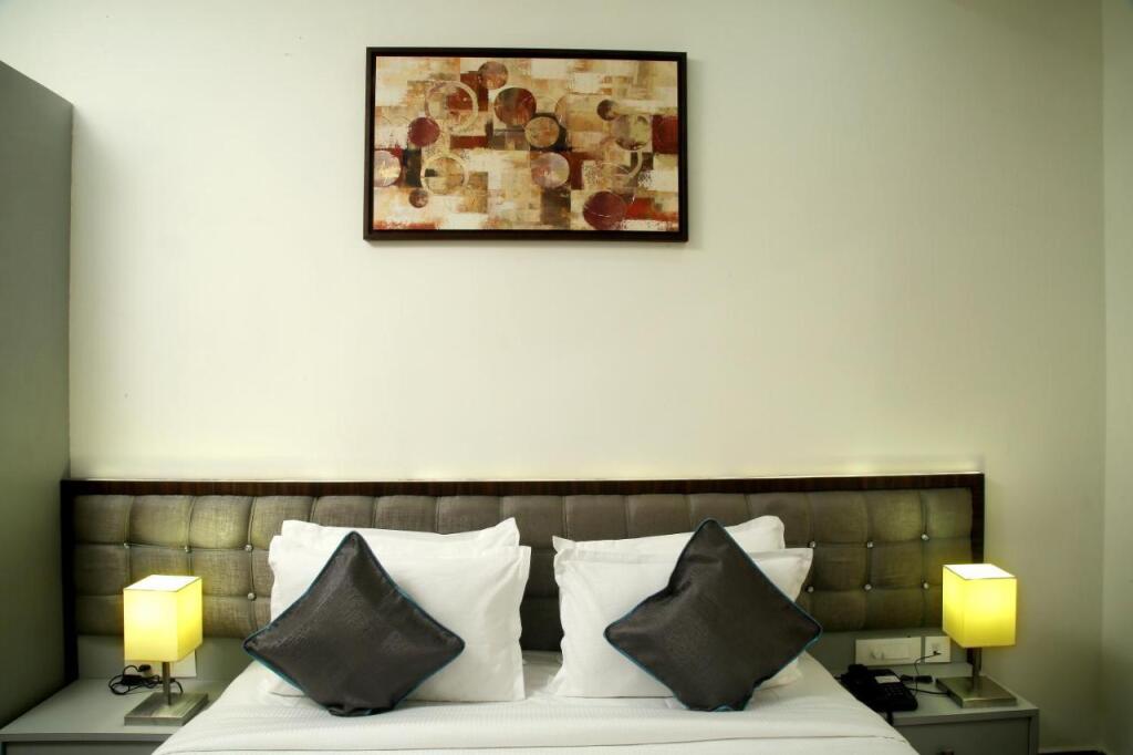 PARK IRIS HOTELS, MG Road — фото 1